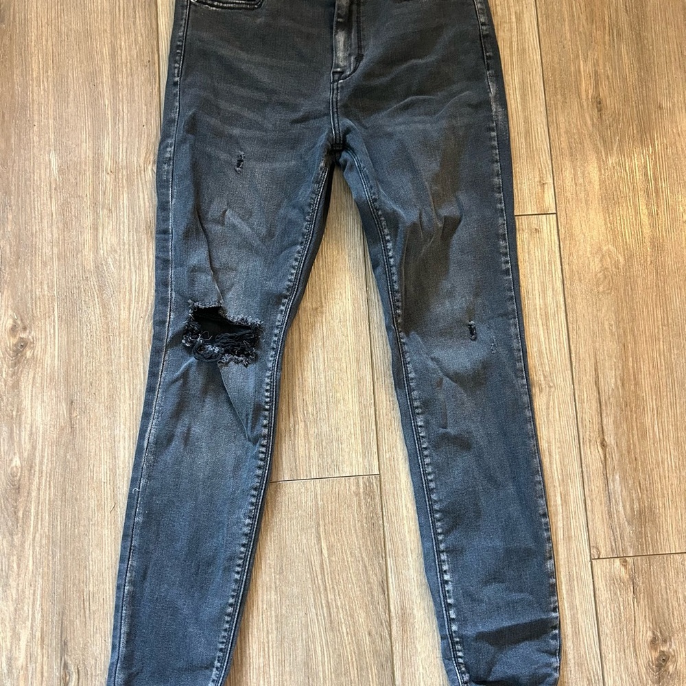 Trendy Gray Distressed Women's Skinny Jeans
